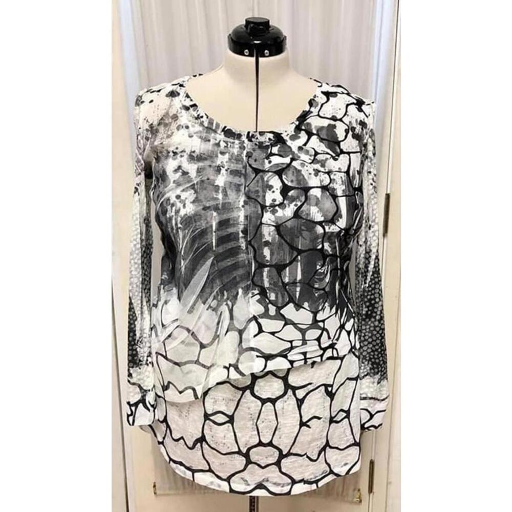 Nani & Poe black and white layered tunic top. Size xxl.